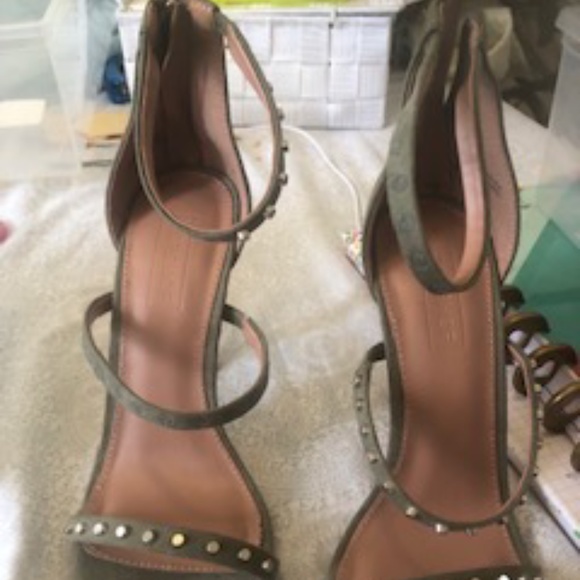 TOP SHOP OLIVE GREEN SHOE ***SELLING 3 PAIRS - Picture 4 of 12